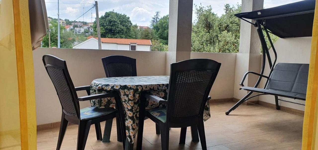 Apartmani Sonia Njivice Exteriér fotografie