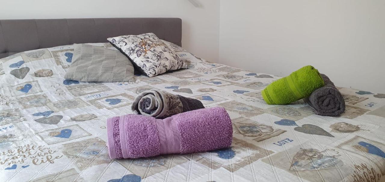 Apartmani Sonia Njivice Exteriér fotografie