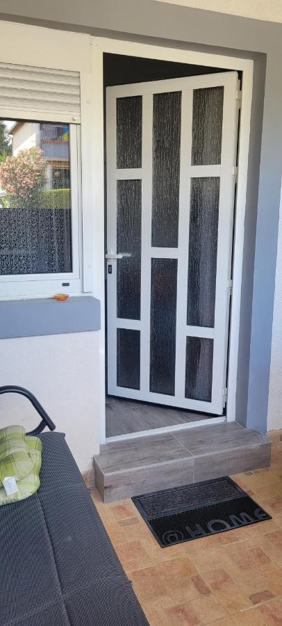 Apartmani Sonia Njivice Exteriér fotografie