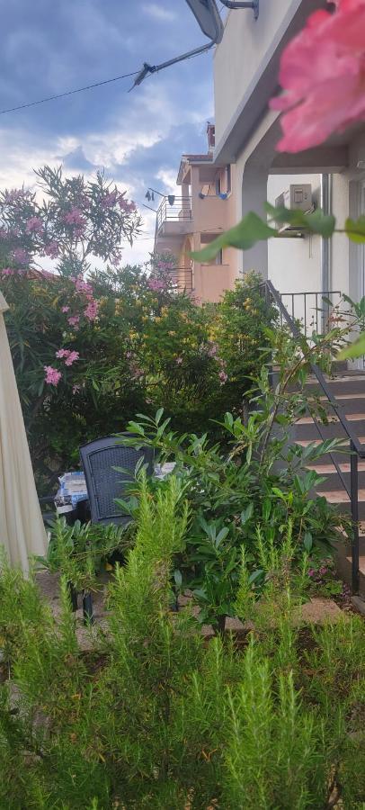 Apartmani Sonia Njivice Exteriér fotografie