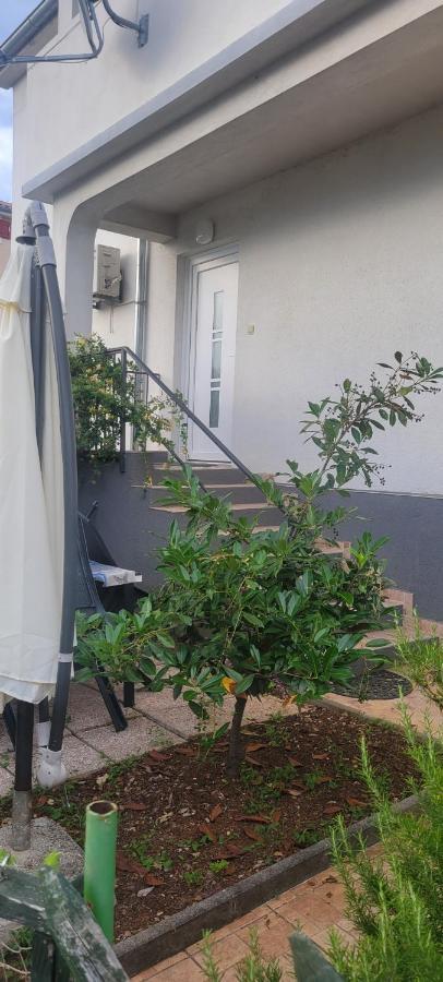 Apartmani Sonia Njivice Exteriér fotografie
